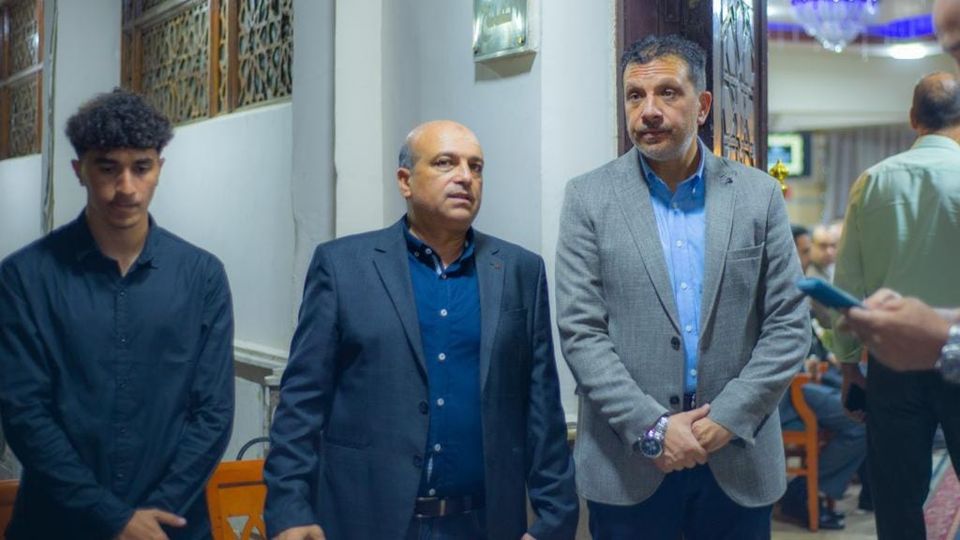 الاعلامى محمد عفيفى وشقيقة احمد عفيفى ونجله يوسف عفيفى بالعزاء