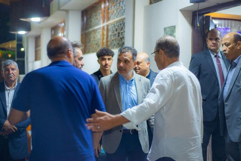 محمد عفيفى يتلقى العزاء