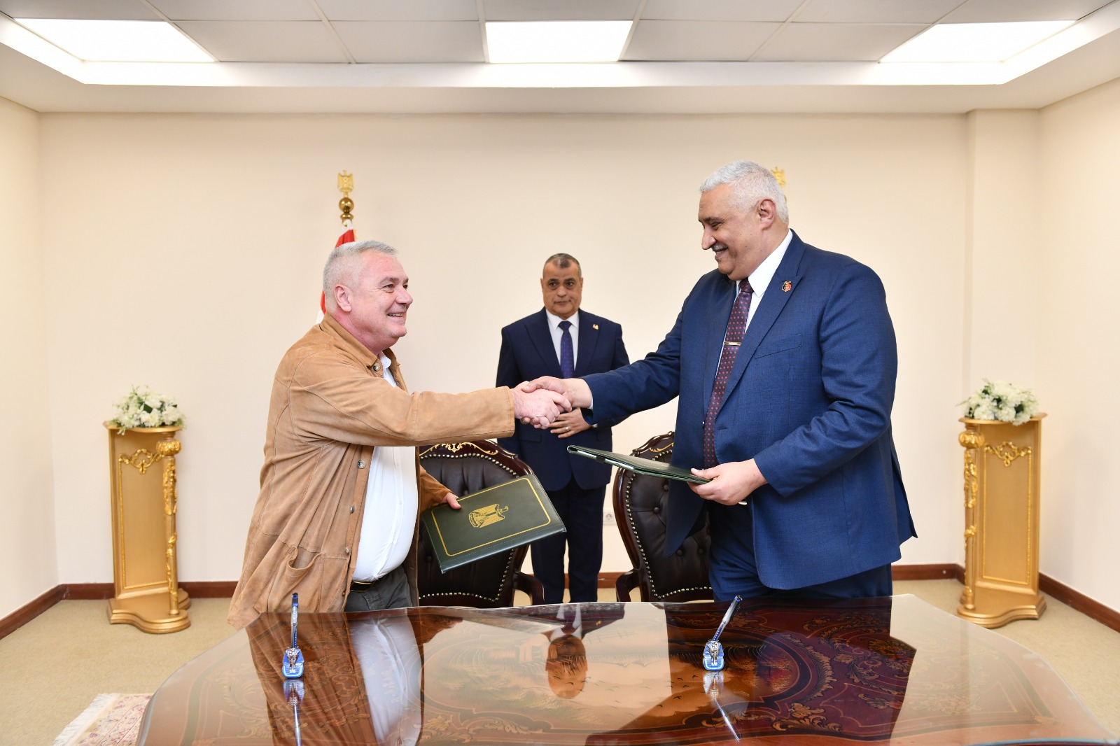 e855798f-739d-437f-9d3e-d8d0064311d3