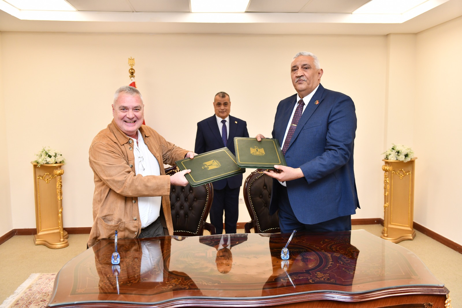 aa6f5da3-1171-4d5c-b7e1-15ed99ca9618