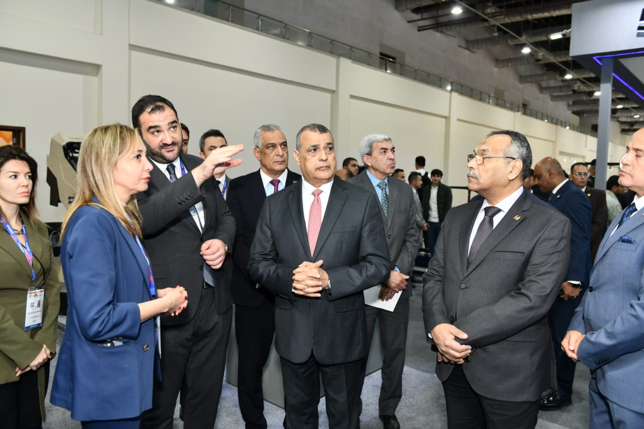 e19a5c0f-edd9-401d-8ea7-5ea5dab8db8b