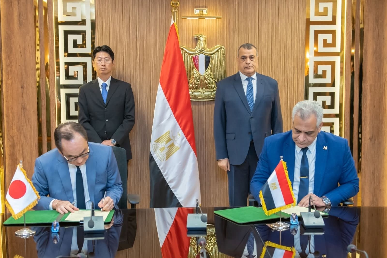 6c51ea75-1f2f-4dc7-af02-1ddd0d457f9e