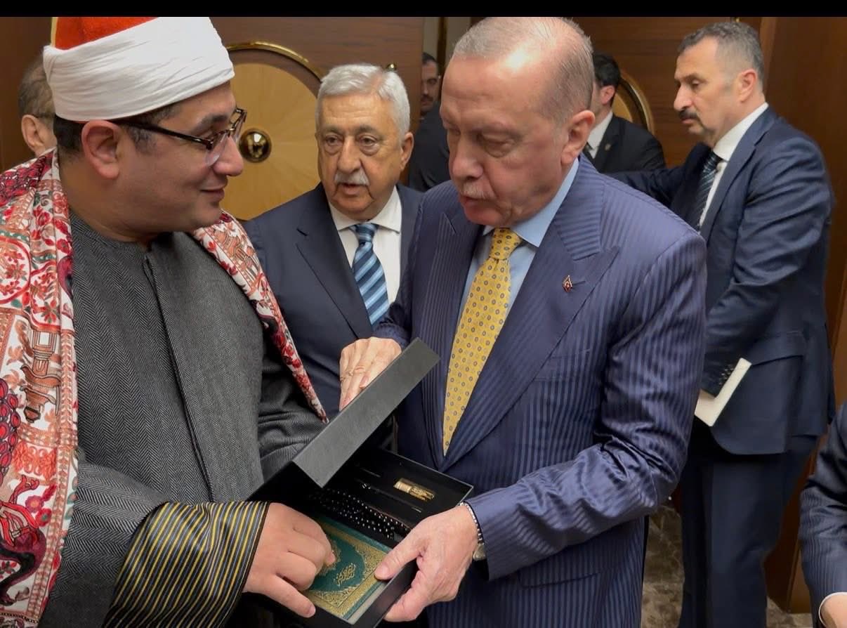 الشحات مع الرئيس التركي رجب طيب أردوغان 