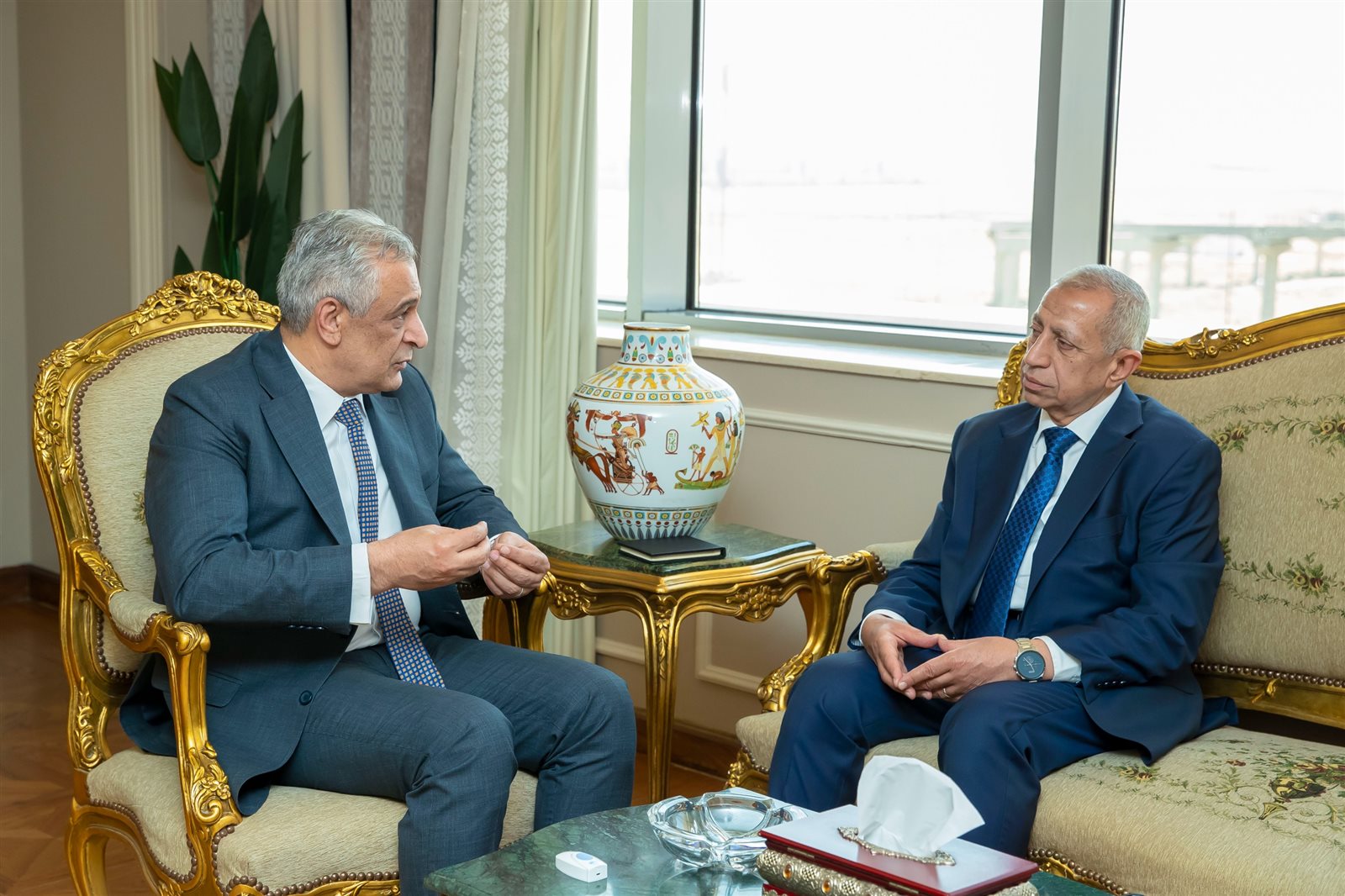 52b6d500-e079-4880-ab61-501f82482954