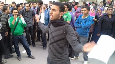  وقفة احتجاجية لطلاب الثانوية العامة لإلغاء نظام التنسيق