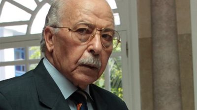 الرئيس التونسي يبحث مع محافظ البنك المركزي الأوضاع الاقتصادية