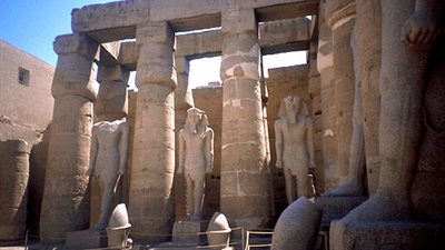 مدير عام الآثار ينفى نشوب حريق داخل الكرنك