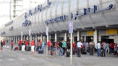 مطار القاهرة يستقبل 32 مصريا مرحلا من السعودية وإيطاليا ولبنان