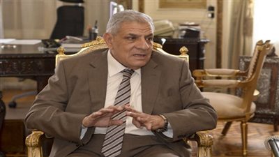 محلب يستهل لقاءاته في روما بلقاء وزيرة الدفاع الإيطالية