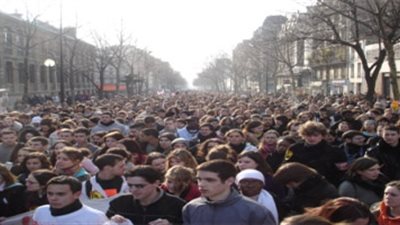 المئات من الأكراد يتظاهرون بباريس ضد تركيا 