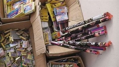 ضبط 3 آلاف صاروخ ألعاب نارية 