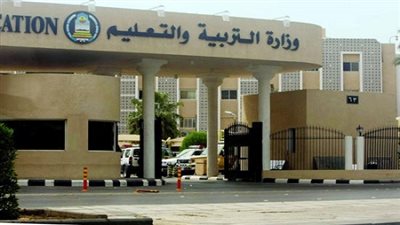 التعليم: تدريب المعلمين على برنامج CORT لتنمية مهارات التفكير 