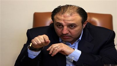 العاملون بـ