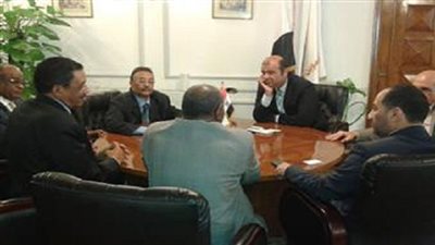 جدل حول تفاوض وزارة التموين على التبادل التجاري مع السودان 