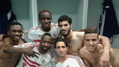 بالفيديو.. ثلاثي الزمالك الإفريقي يحتفلون بدرع الدوري على طريقتهم الخاصة
