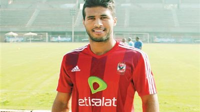 بالفيديو.. القائم ينقذ مدافع الأهلي من التسجيل في مرماه