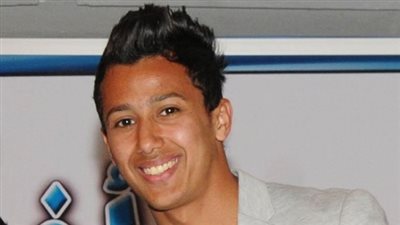 بالفيديو.. إشارة مثيرة للجدل من عمرو جمال بلقاء الأهلي وإنبي