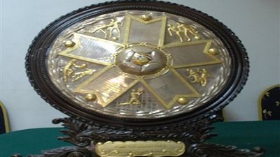 بالفيديو.. الزمالك يتسلم درع الدوري بعد غياب 11 عامًا