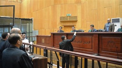 قاضي يُعنف الدفاع في قضية 