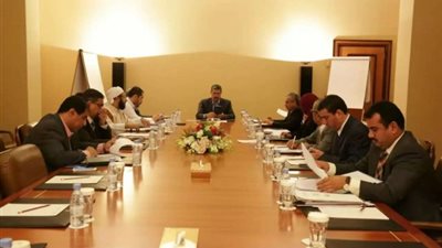 حكومة اليمن: الميليشيات تمنع البنك المركزي من نقل الأموال لفرع عدن