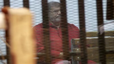 مستشار المعزول: عدم مساندة مكتب الإخوان بالخارج عمل عدائي