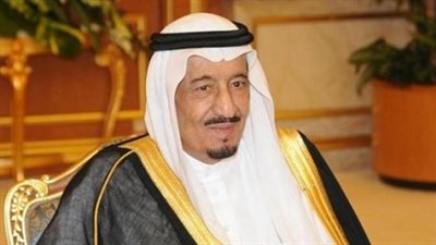 عاهل السعودية يبحث مع 