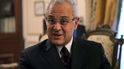 سبب تأخر وزير السياحة لاستقبال الموسيقار 