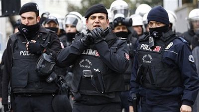 الأمن التركي يوقف 15 شخصًا لمحاولتهم التوجه إلى سوريا بطرق غير شرعية