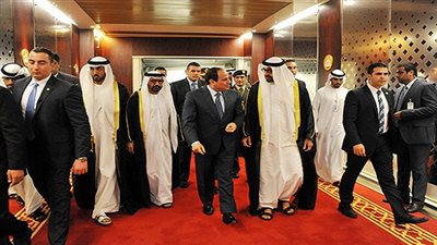 وصول السيسي إلى الإمارات