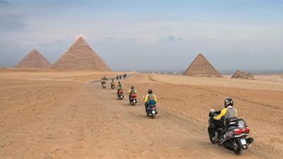 أعضاء رالي الدرجات البخارية يزورون المناطق الأثرية بالأقصر لتنشيط السياحة