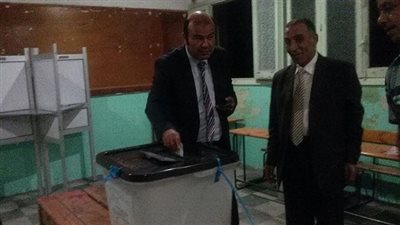 وزير التموين يدلي بصوته في جولة الإعادة بالإسكندرية 