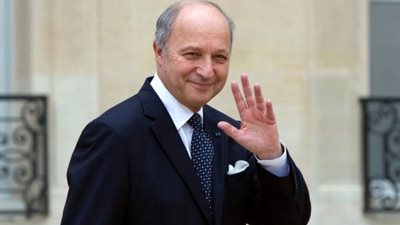 فرنسا تبحث رحيل 