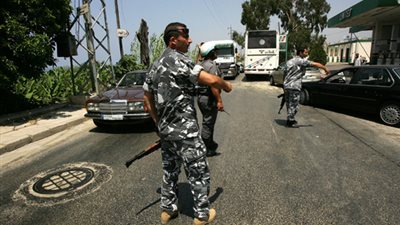 الأمن اللبناني يوقف سوريًا لتورطه في تهريب الأسلحة لإرهابيين