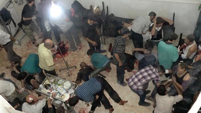 مقتل 35 عاملا طبيا ومريضا في غارات على مستشفيات بسوريا