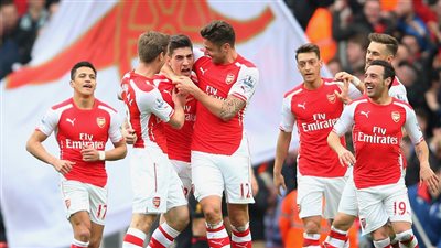 بالفيديو.. أرسنال يواصل المنافسة على الصدارة بالفوز على سوانزي بثلاثية