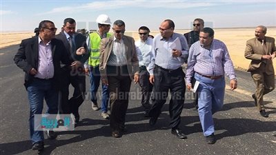 وزير النقل يتفقد طريق الشيخ 