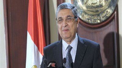 الكهرباء: الإسراع في توزيع 14 مليون لمبة ليد 