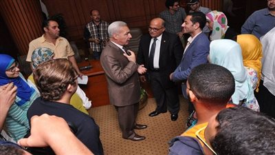 محافظ بورسعيد يشيد بـ