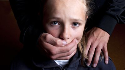 فرنسا تحقق في اختطاف طفلة من قبل والدها 