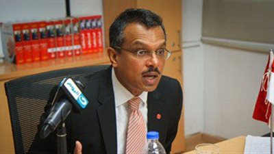 سفير سنغافورة بالقاهرة يشهد الاحتفال بتخريج دفعة من طلاب بلاده بجامعات مصر