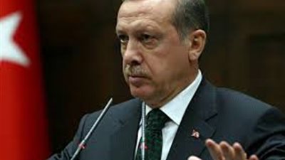 منع 54 قاضياً ومدعياً بتركيا من مغادرة البلاد