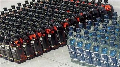 شاهد.. أغرب طريقة لتهريب الخمور