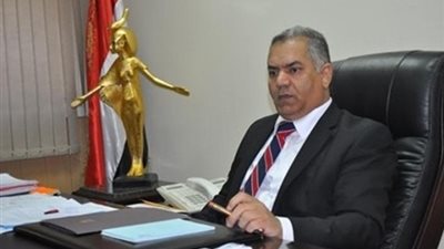 الدماطي وعالم المصريات البريطاني يفتتحان مقابر أثرية بالأقصر