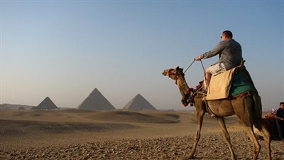 خبير اقتصاد: الدولة مطالبة بتوفير بدائل عاجلة لتفادي انهيار السياحة