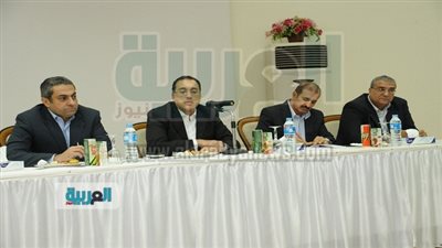 بالصور.. وزير الإسكان: الوطن لن ينجو إلا بتشجيع الاستثمارات