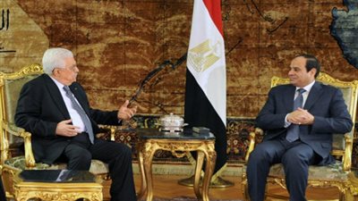 السيسي يلتقي أبو مازن.. ويؤكد دعم مصر للشعب الفلسطيني