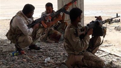 بالفيديو.. مقتل 19 مسلحًا من جماعة الحوثي في غارات التحالف العربي