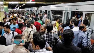  بالصور.. عودة الحركة بالخط الثاني للمترو بعد توقفها 14 دقيقة