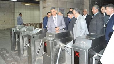 اليوم.. وزير النقل يلتقي عاملي المترو لمناقشة مطالبهم