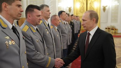 بوتين يكلف العسكريين الروس بالتعاون مع الفرنسيين في سوريا